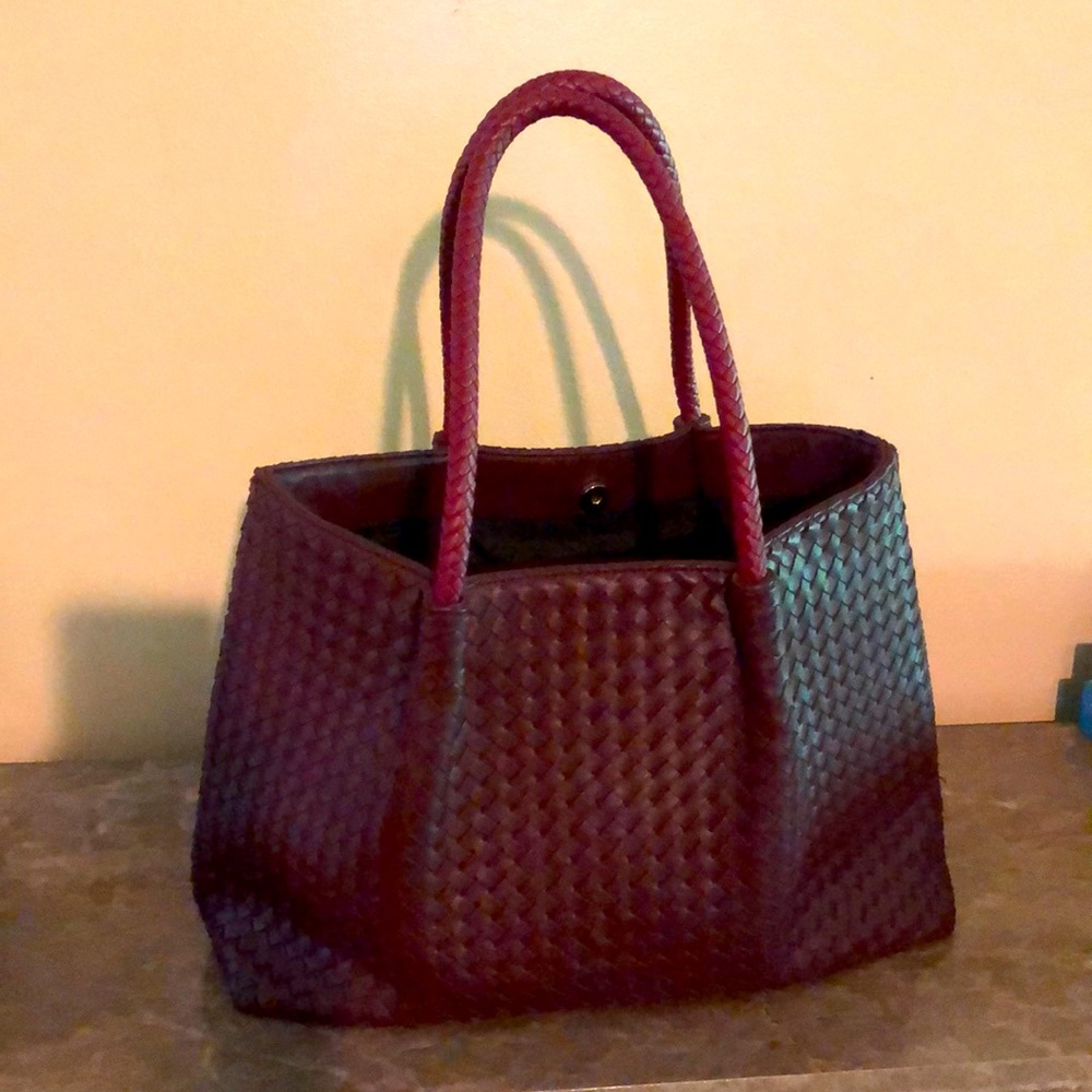 Lulu dharma purse . New but No tag ( Burgundy)